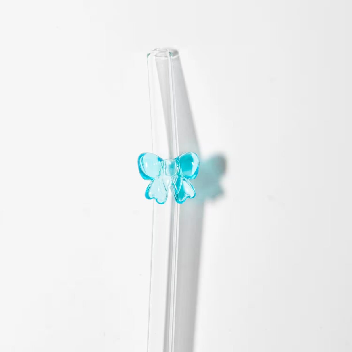 Szklana słomka kokardka niebieska Yume
