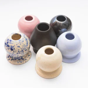 Kusenaoshi – ceramiczna podstawka pod chasen | Yume Matcha